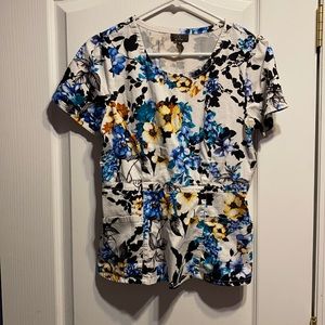 Jaanuu Beautiful Floral Scrub Top 🌺